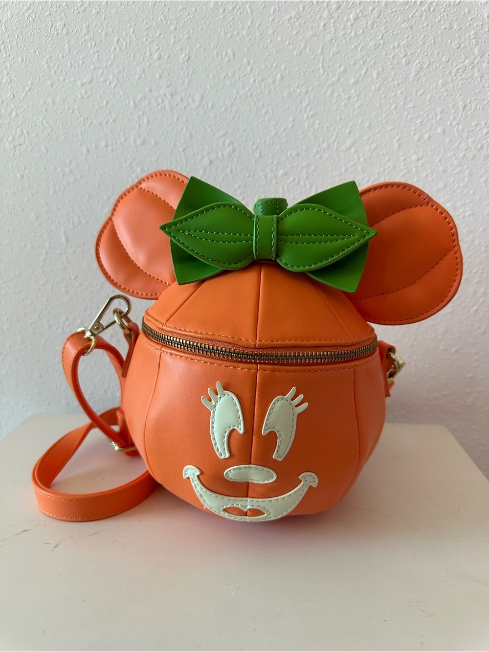 Loungefly Minnie Mouse Jack o lantern purse